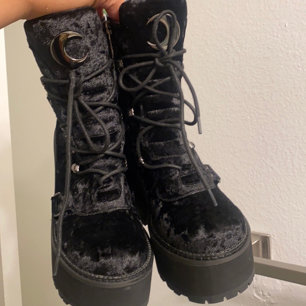 Broom rider boots